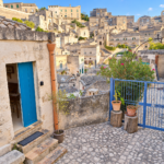 Vista sui Sassi di Matera dal cortile della Camera con Vista